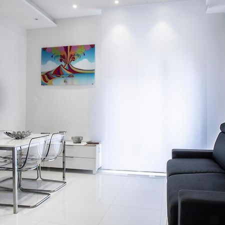 Rettifilo 201 Exclusive Rooms Napoli Bagian luar foto
