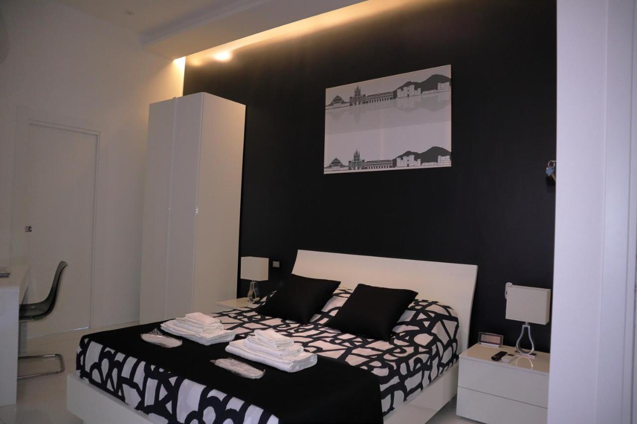 Rettifilo 201 Exclusive Rooms Napoli Bagian luar foto