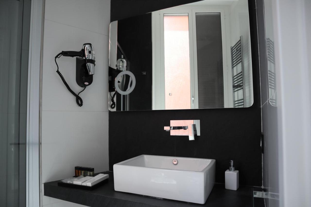 Rettifilo 201 Exclusive Rooms Napoli Bagian luar foto