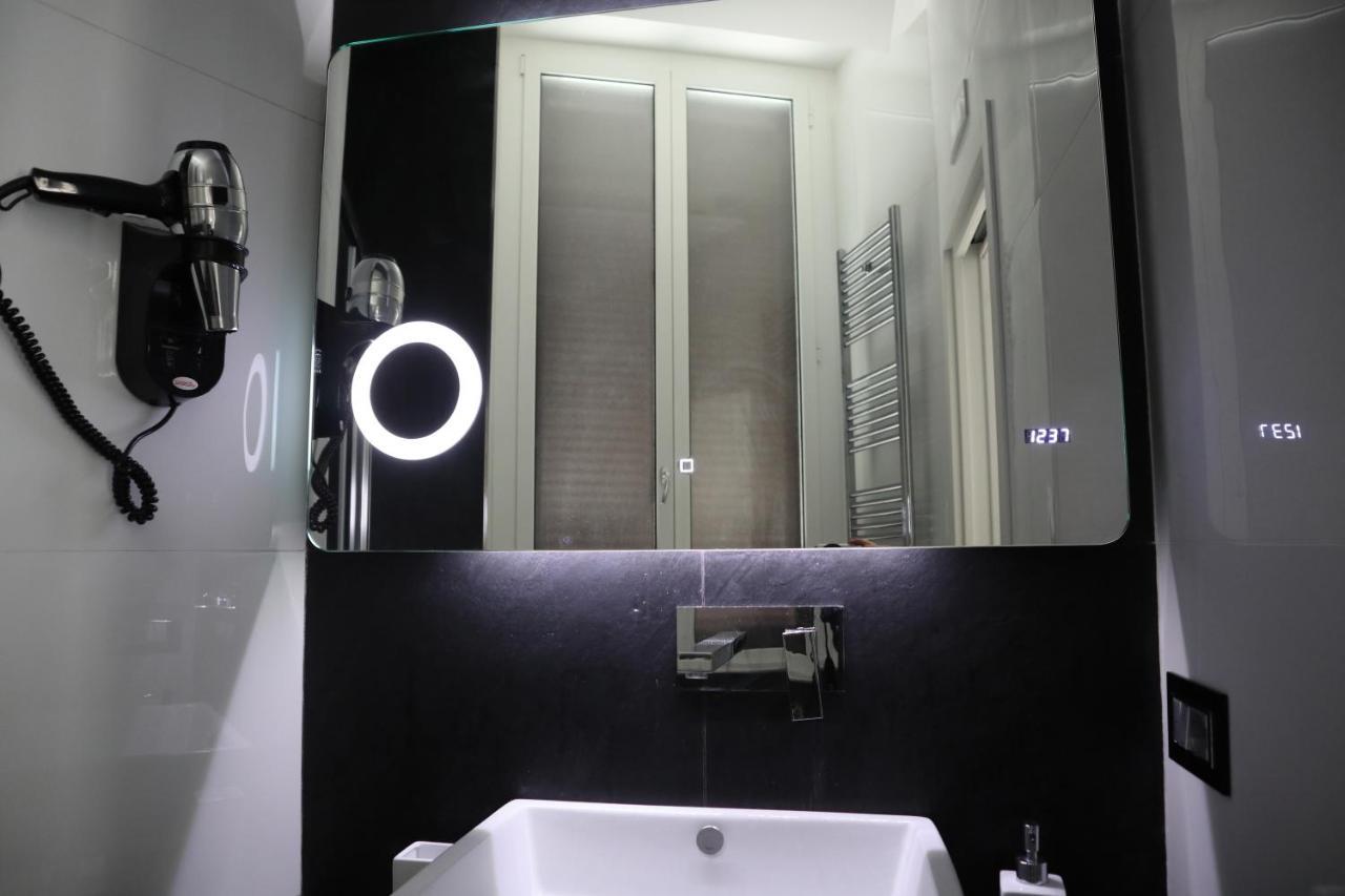 Rettifilo 201 Exclusive Rooms Napoli Bagian luar foto