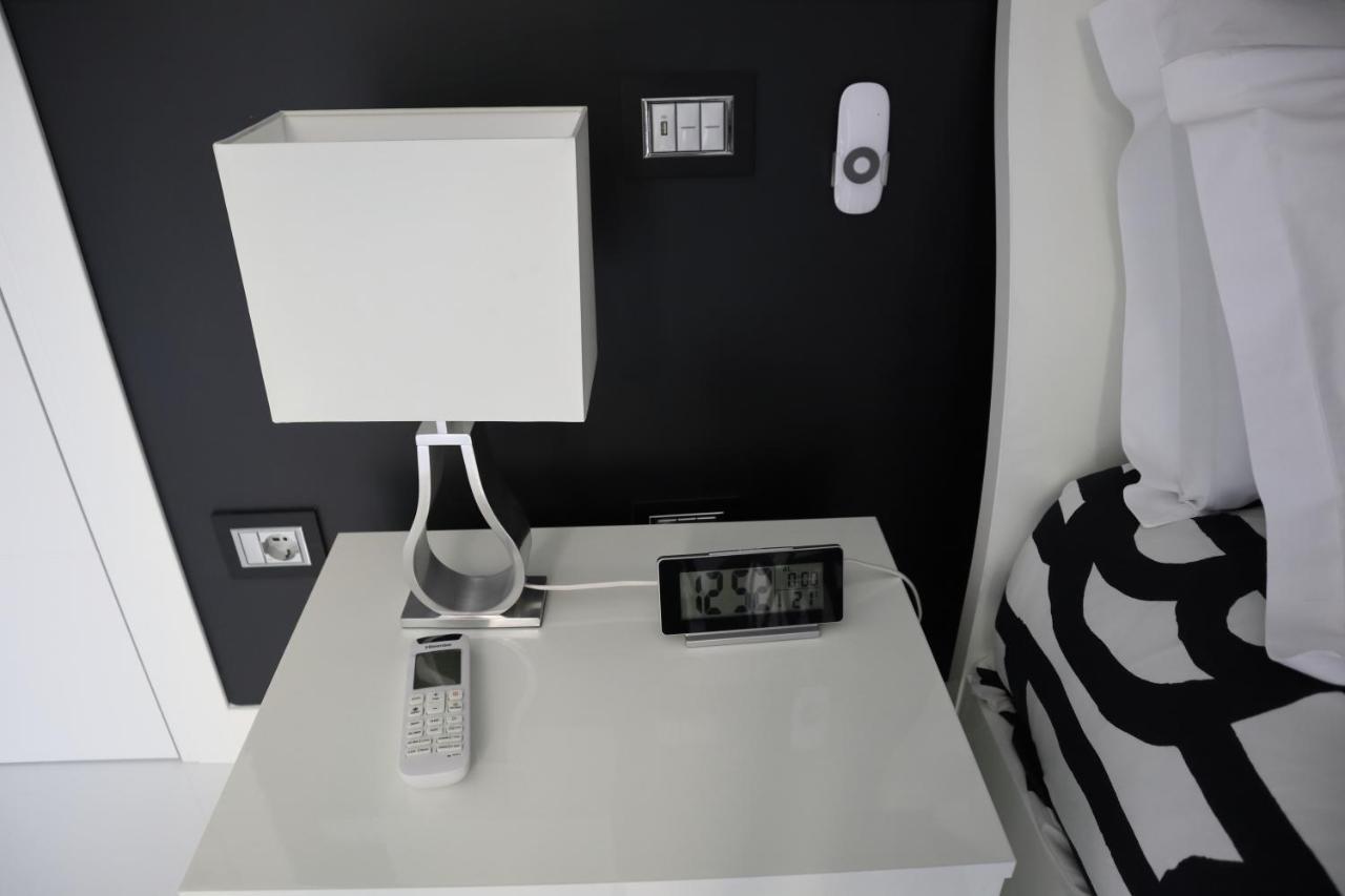 Rettifilo 201 Exclusive Rooms Napoli Bagian luar foto