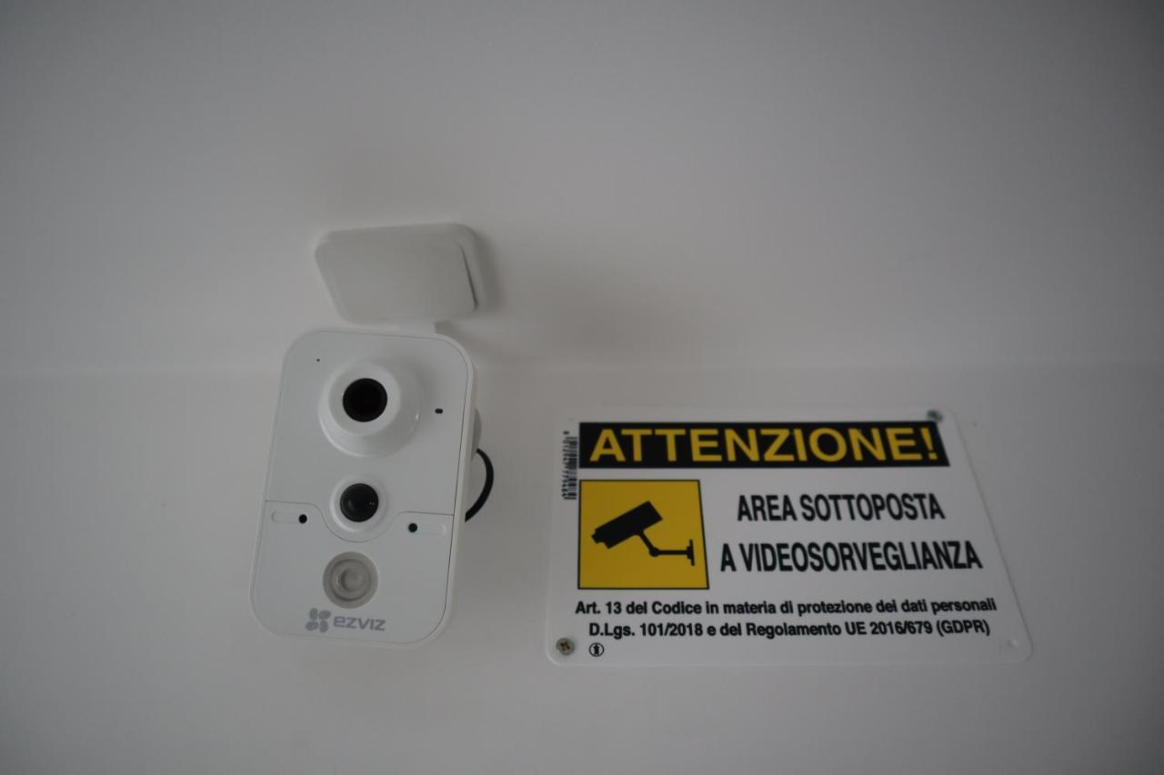 Rettifilo 201 Exclusive Rooms Napoli Bagian luar foto