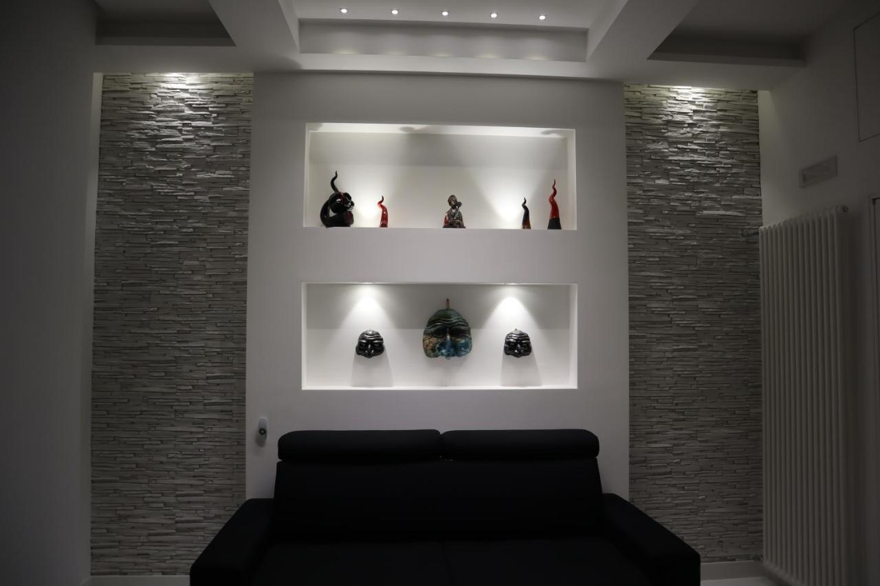 Rettifilo 201 Exclusive Rooms Napoli Bagian luar foto