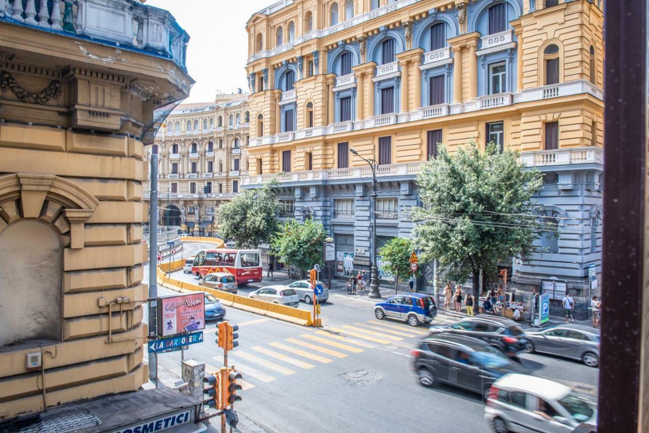 Rettifilo 201 Exclusive Rooms Napoli Bagian luar foto