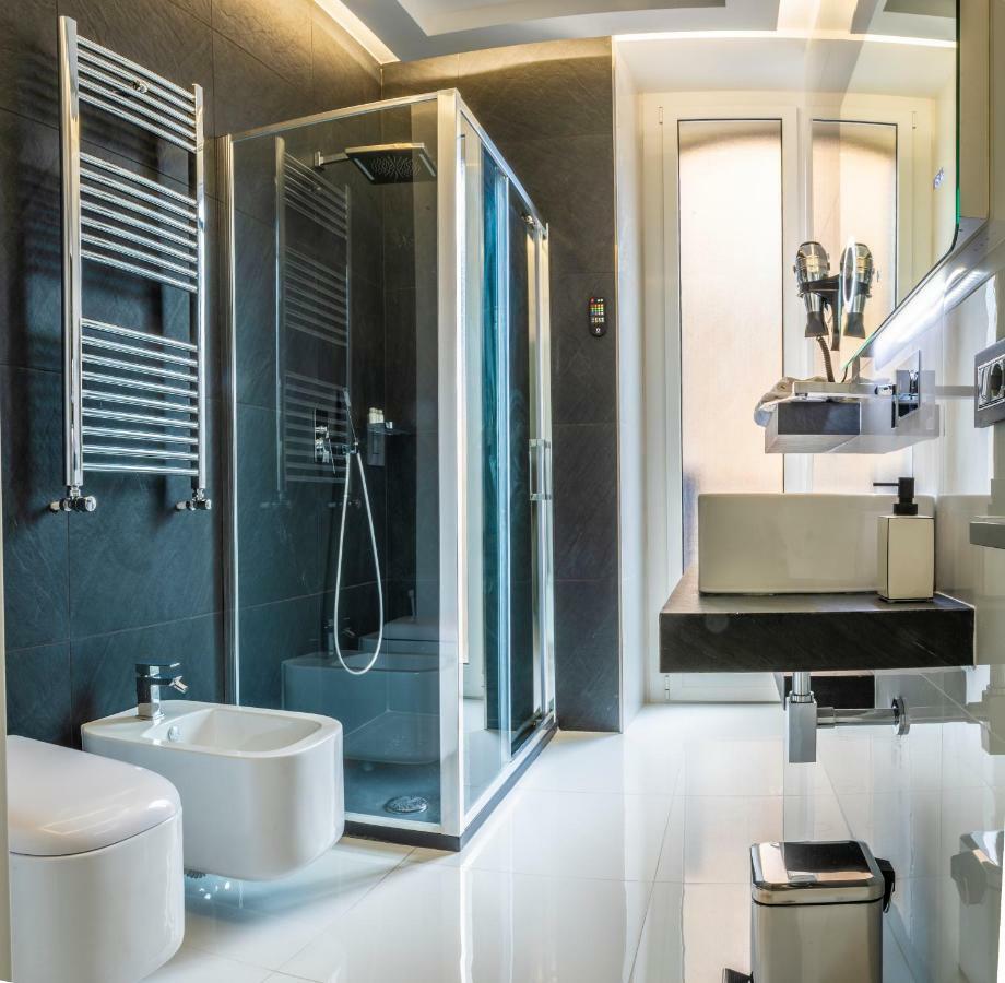 Rettifilo 201 Exclusive Rooms Napoli Bagian luar foto