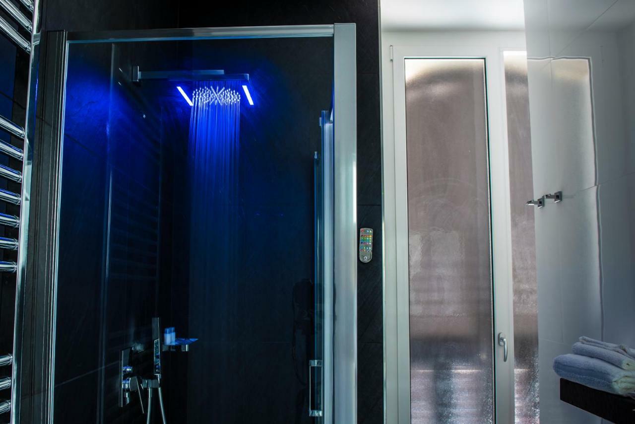 Rettifilo 201 Exclusive Rooms Napoli Bagian luar foto