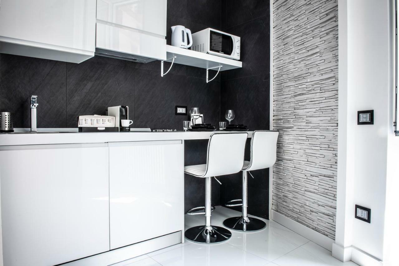Rettifilo 201 Exclusive Rooms Napoli Bagian luar foto